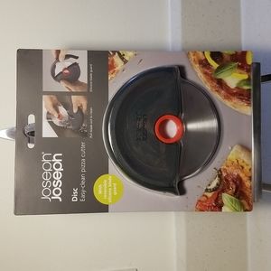 Pizza Cutter Joseph Joseph